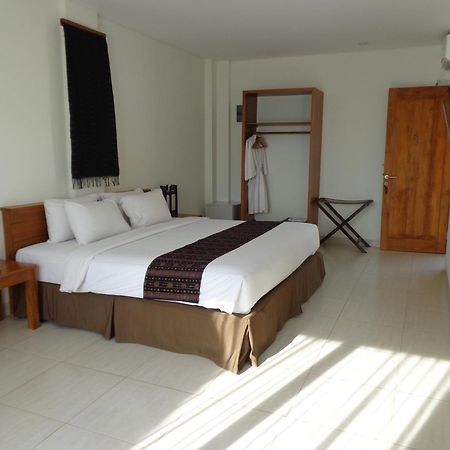 Luwansa Beach Hotel Labuan Bajo Zewnętrze zdjęcie