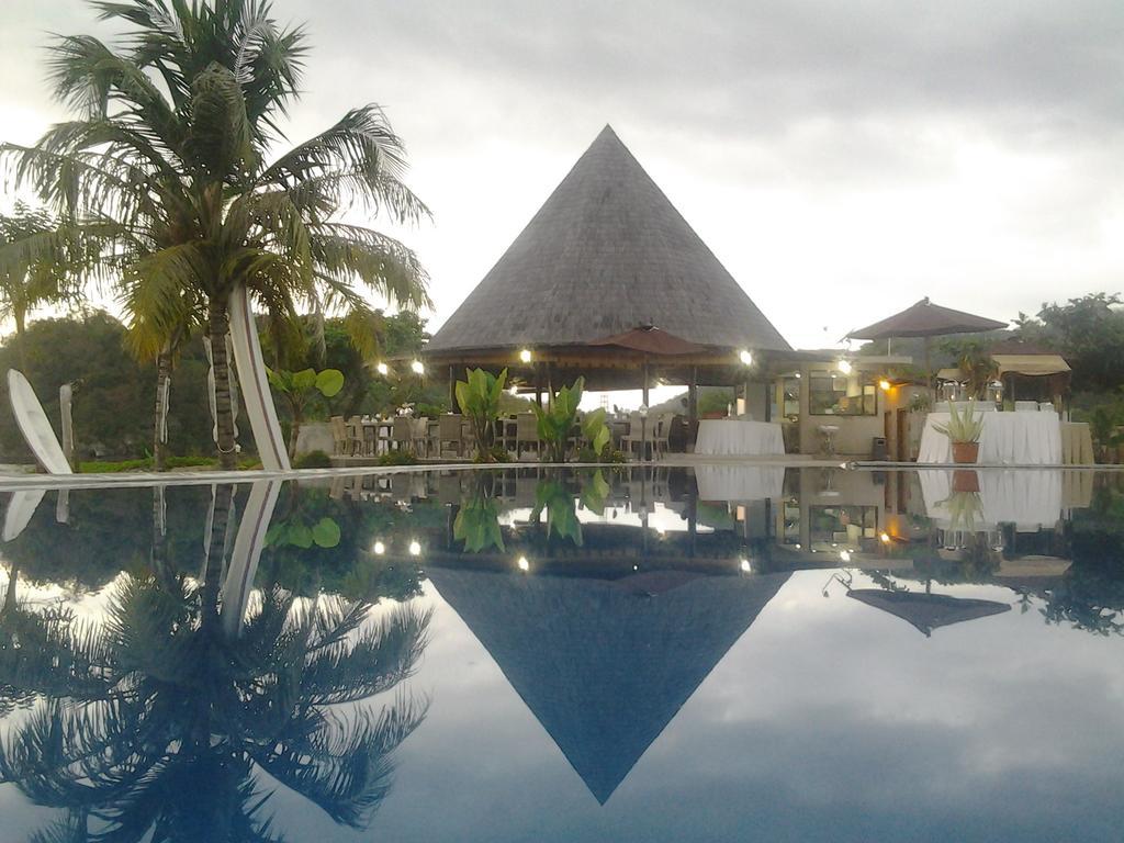 Luwansa Beach Hotel Labuan Bajo Zewnętrze zdjęcie