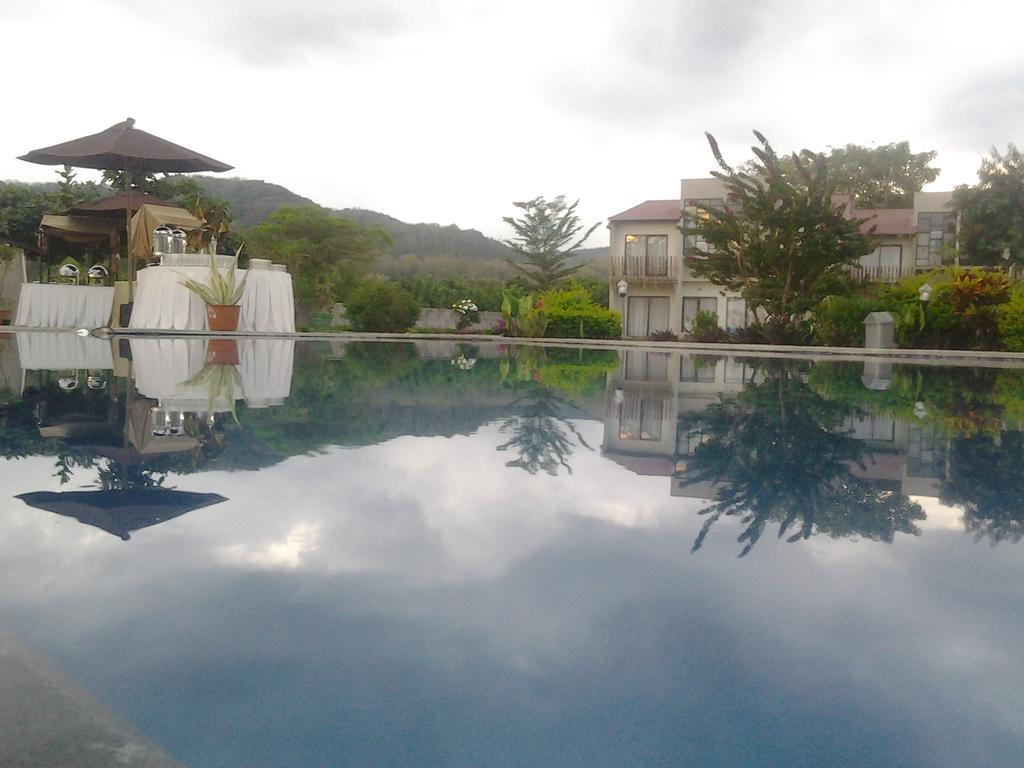 Luwansa Beach Hotel Labuan Bajo Zewnętrze zdjęcie