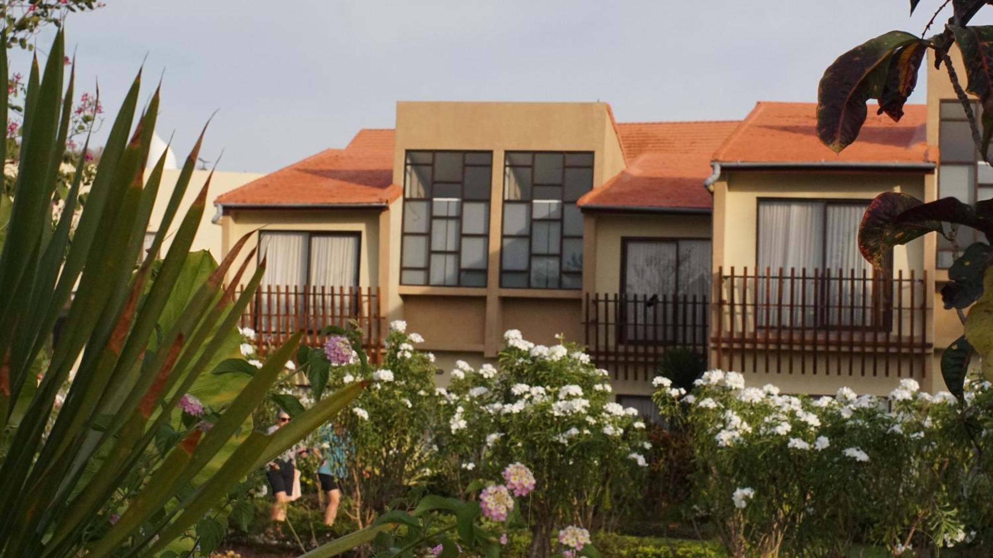Luwansa Beach Hotel Labuan Bajo Zewnętrze zdjęcie