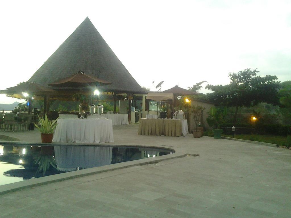 Luwansa Beach Hotel Labuan Bajo Zewnętrze zdjęcie