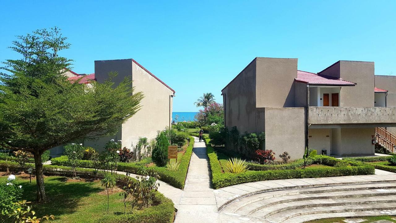 Luwansa Beach Hotel Labuan Bajo Zewnętrze zdjęcie