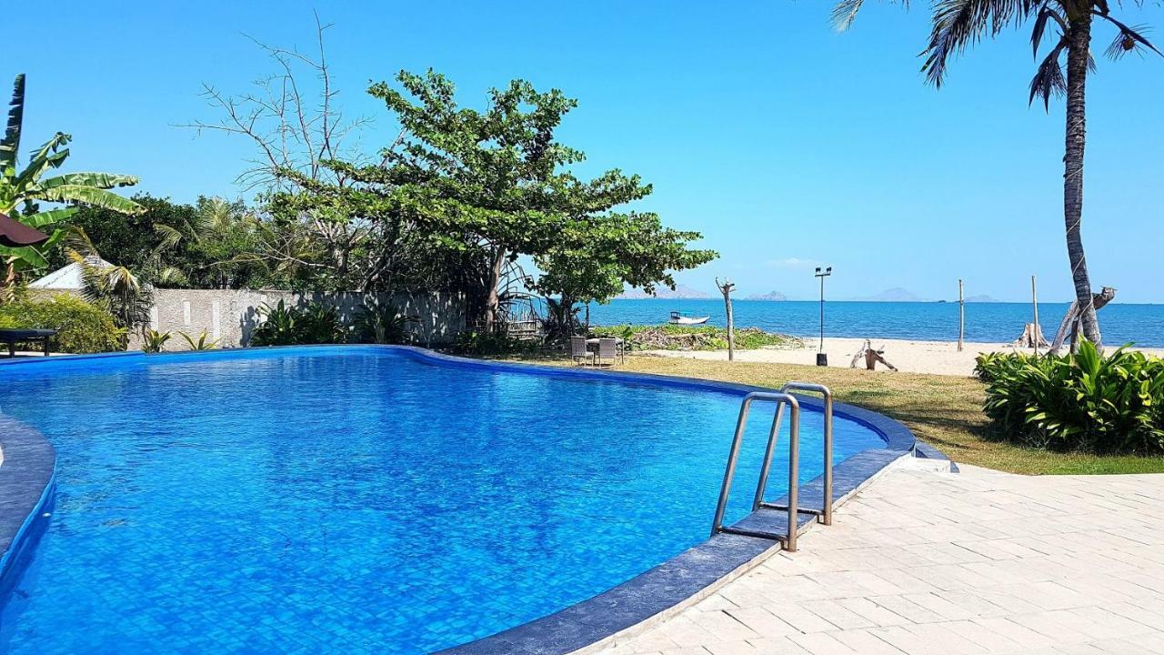Luwansa Beach Hotel Labuan Bajo Zewnętrze zdjęcie