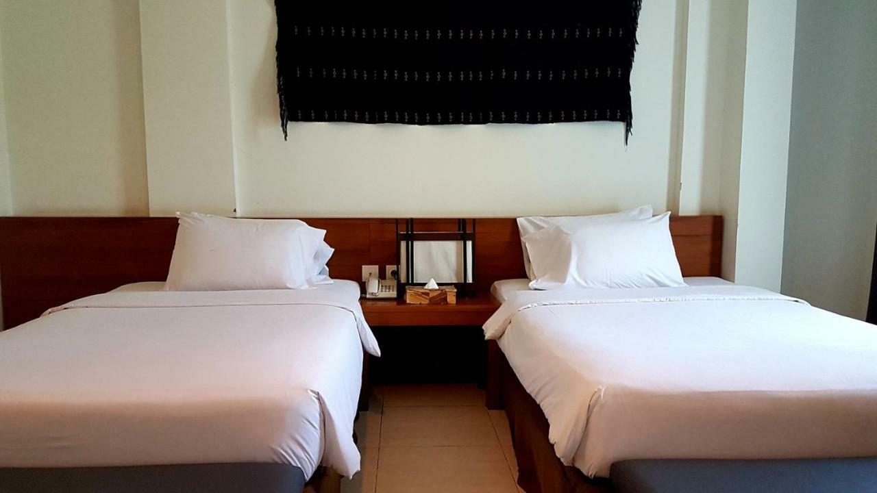 Luwansa Beach Hotel Labuan Bajo Zewnętrze zdjęcie