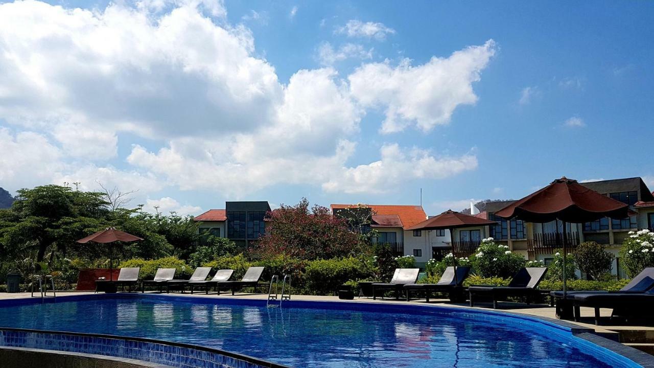 Luwansa Beach Hotel Labuan Bajo Zewnętrze zdjęcie